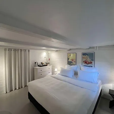 With Private Bathroom, 10-15 Min To Copenhagen Homestay