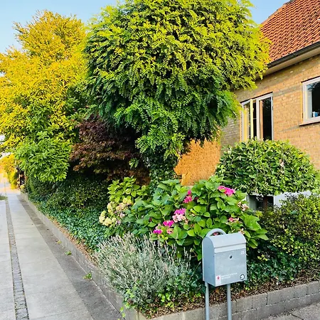With Private Bathroom, 10-15 Min To Copenhagen * Søborg