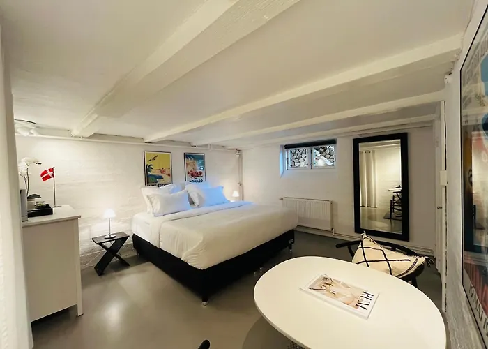 With Private Bathroom, 10-15 Min To Copenhagen *