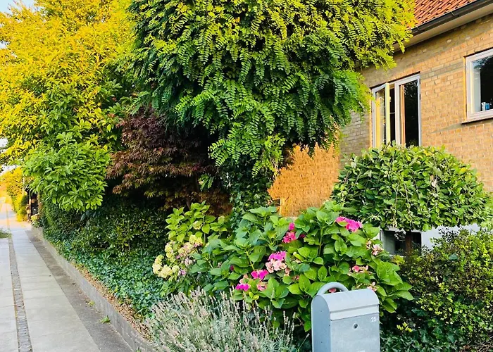 With Private Bathroom, 10-15 Min To Copenhagen * Søborg
